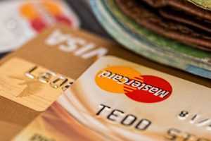 EAN codes op productverpakking: 13-cijferig barcodenummer voor consumenten om prijzen te vergelijken en onderdelen te vinden